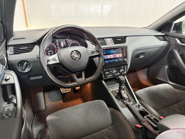 Skoda Octavia Combi 2.0 TDI DSG RS 4x4 KeyGo PANO AHK 