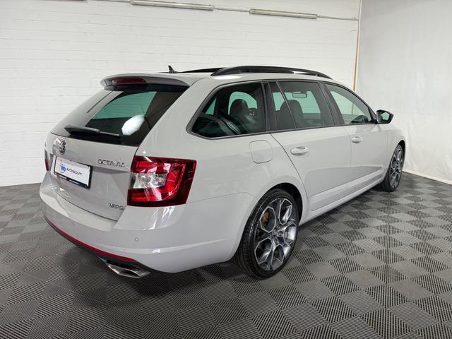 Skoda Octavia Combi 2.0 TDI DSG RS 4x4 KeyGo PANO AHK 