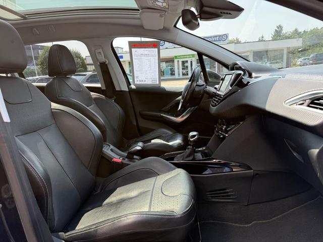 Peugeot 2008 1.2 PureTech 130 Allure S&S Temp. Leder Kamera 