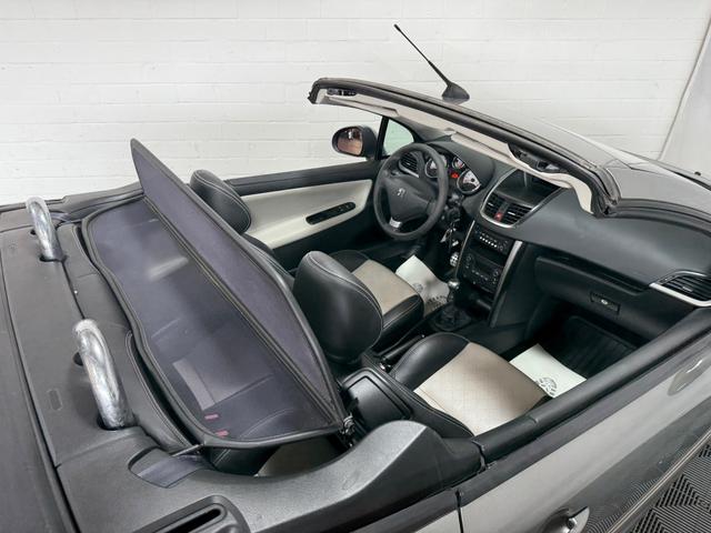 Peugeot 207 CC 1.6 16V 120 Roland Garros Klima SHZ PDC 