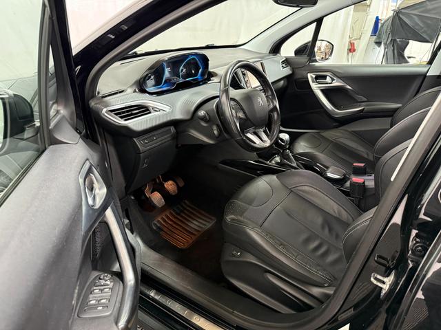 Peugeot 2008 1.2 PureTech 130 Allure S&S Temp. Leder Kamera 