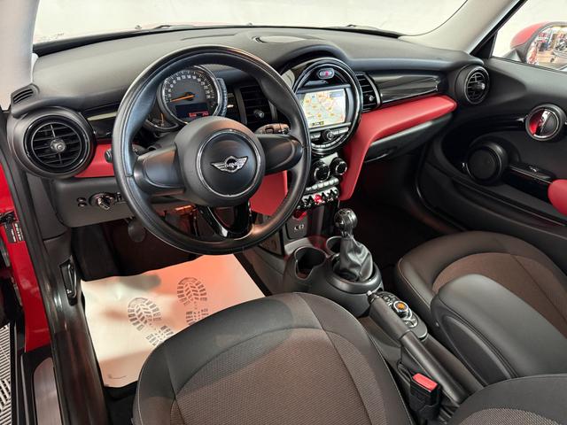 MINI Cooper 1.5 Klima NAVI PANO PDC 