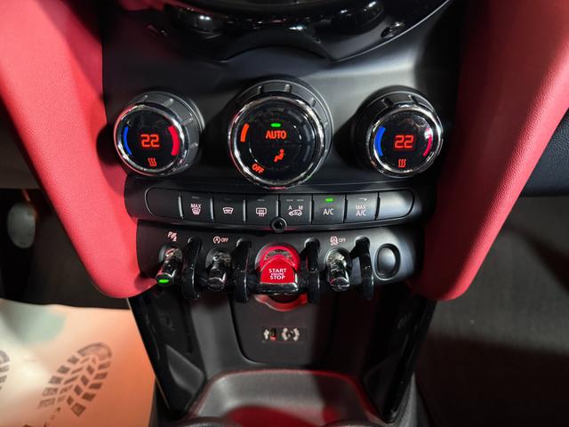 MINI Cooper 1.5 Klima NAVI PANO PDC 