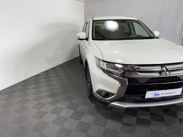 Mitsubishi Outlander 2.2 DI-D Plus 4WD KeyGo RFK AHK 7.Sitzer 
