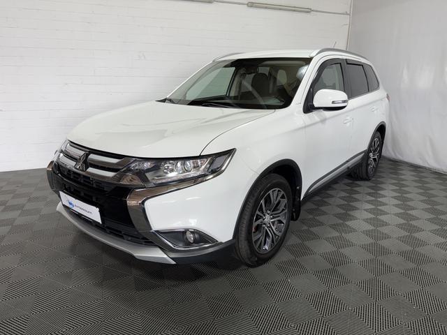 Mitsubishi Outlander - 2.2 DI-D Plus 4WD KeyGo RFK AHK 7.Sitzer