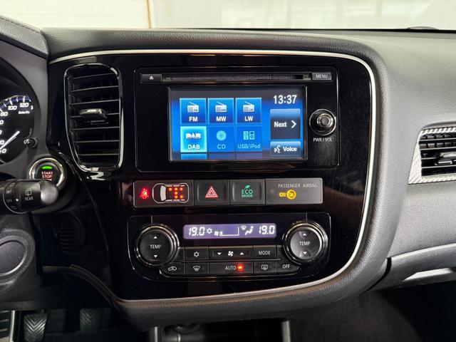 Mitsubishi Outlander 2.2 DI-D Plus 4WD KeyGo RFK AHK 7.Sitzer 