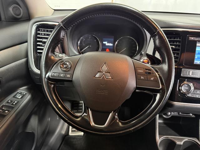 Mitsubishi Outlander 2.2 DI-D Plus 4WD KeyGo RFK AHK 7.Sitzer 