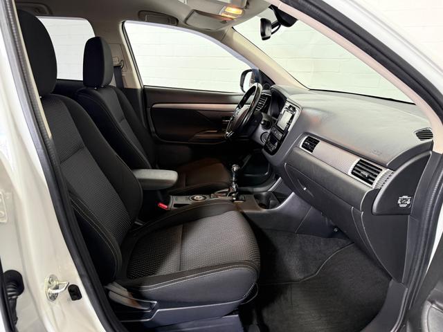 Mitsubishi Outlander 2.2 DI-D Plus 4WD KeyGo RFK AHK 7.Sitzer 