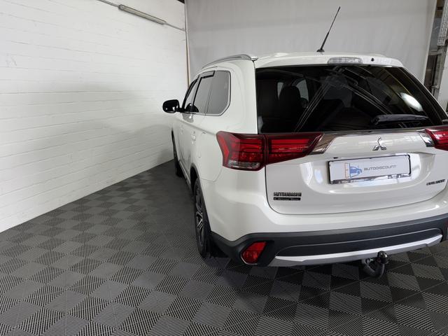 Mitsubishi Outlander 2.2 DI-D Plus 4WD KeyGo RFK AHK 7.Sitzer 