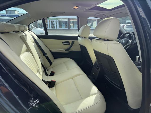 BMW 3er 325i Lim. Xenon KeyGo Leder Temp. Standheiz. SHZ 