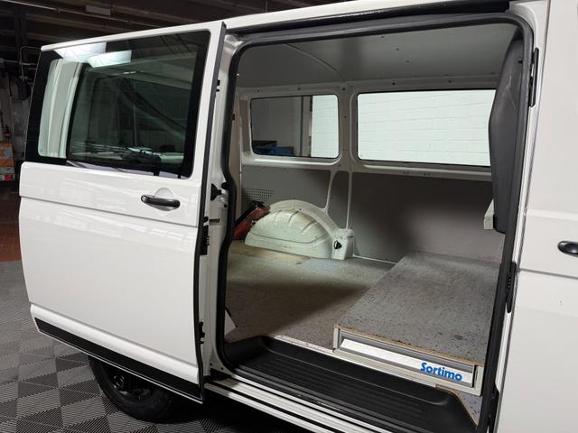 Volkswagen T6 Transporter 2.0 TDI 4Motion Kombi Standh. SHZ AHK 