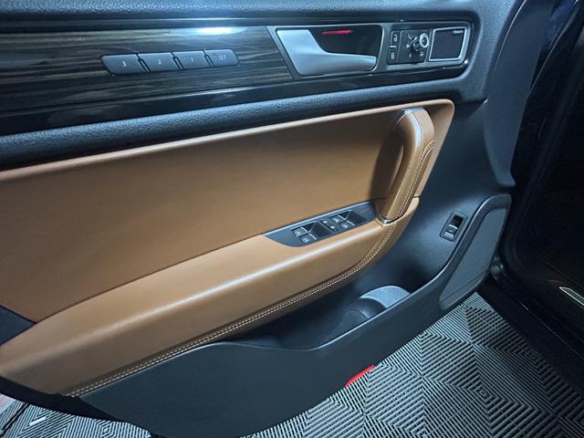 Volkswagen Touareg 3.0 V6 TDI Edition X NAVI AHK SHZ LEDER 