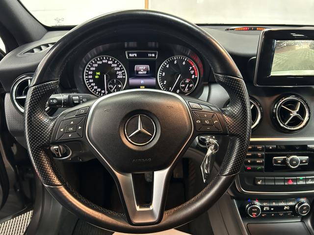 Mercedes-Benz A-Klasse A 180 Style Bi-Xenon Kamera PDC Teilleder SHZ 