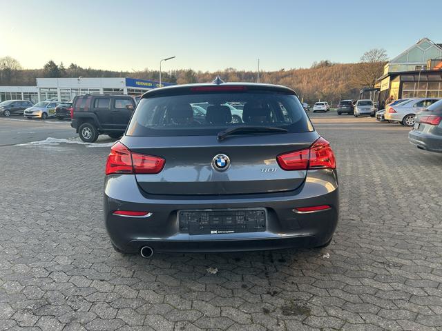 BMW 1er 118i Advantage LED SHZ PDC NAVI KLIMA DCC USB 