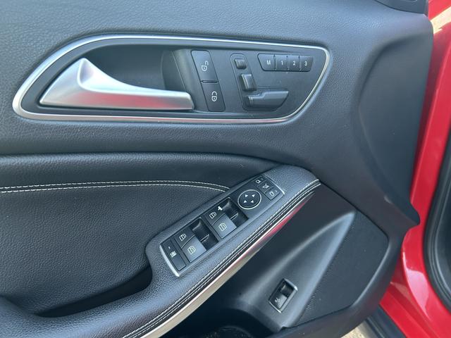 Mercedes-Benz GLA 200d URBAN 4Matic Night NAVI AHK STH SHZ 