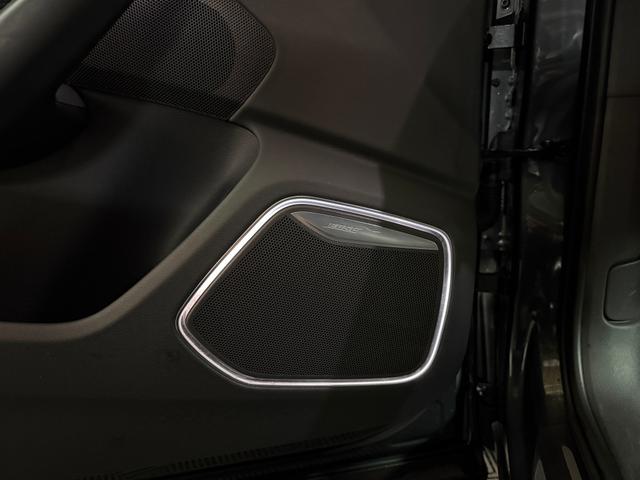 Audi Q3 2.0 TDI S line Competition exclusive LED BOSE 