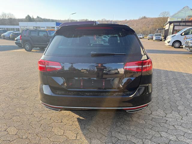 Volkswagen Passat Variant 2.0 TDI Highline R-Line PANO ACC AHK LED 