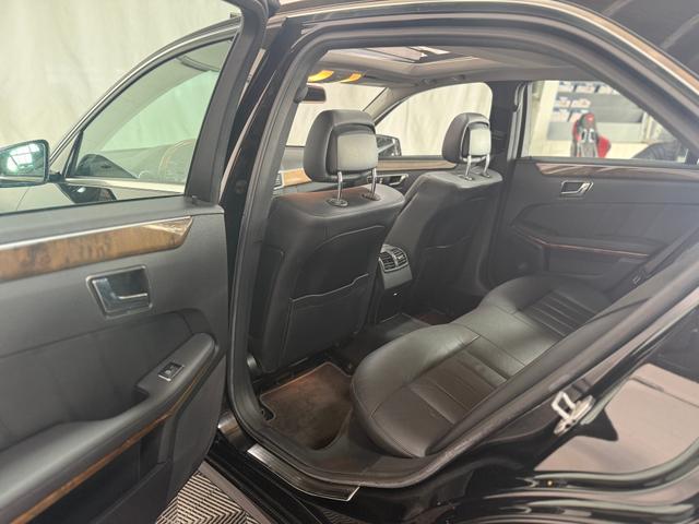 Mercedes-Benz E-Klasse E350 CGI Elegance BlueEfficiecy Brabus Distr. NAVI PANO 