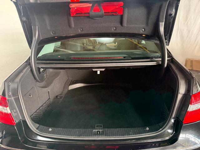 Mercedes-Benz E-Klasse E350 CGI Elegance BlueEfficiecy Brabus Distr. NAVI PANO 