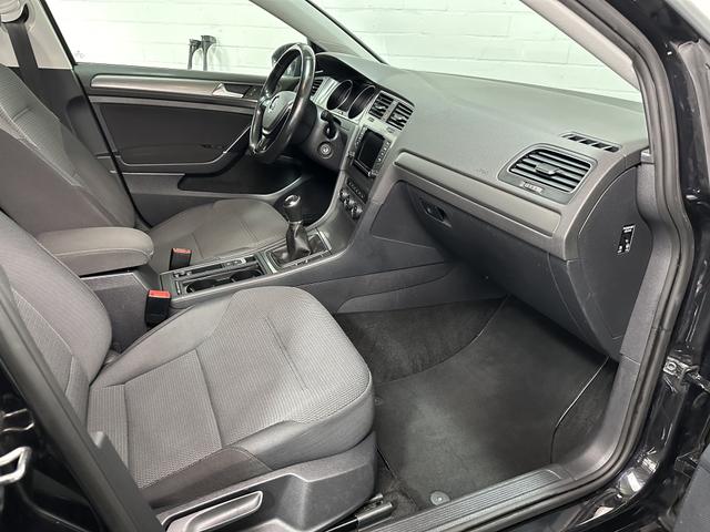 Volkswagen Golf 1.6 TDI Comfortline BMT NAVI SHZ PDC 