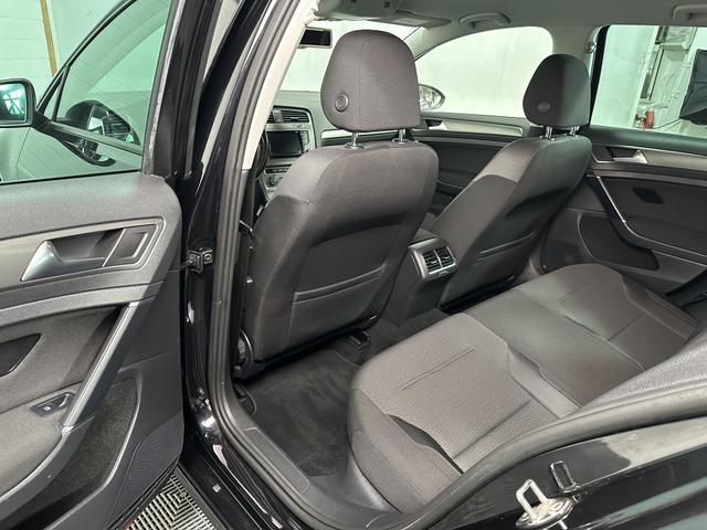 Volkswagen Golf 1.6 TDI Comfortline BMT NAVI SHZ PDC 