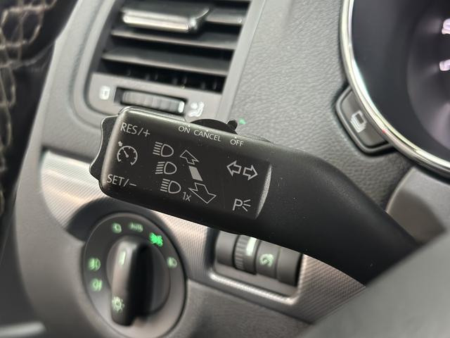 Skoda Yeti 2.0 TDI Adventure 4x4 DSG NAVI AHK XENON 