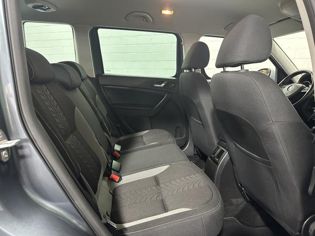 Skoda Yeti 2.0 TDI Adventure 4x4 DSG NAVI AHK XENON 
