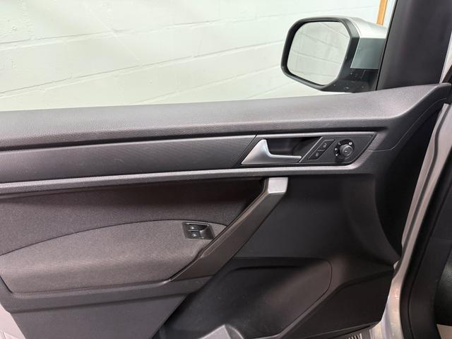 Volkswagen Caddy 2.0 TDI BMT Comfortline DSG Klima NAVI AHK 