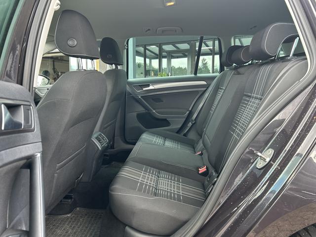 Volkswagen Golf Variant VII 1,4 TSI LOUNGE PDC KLIMA 1.HAND 
