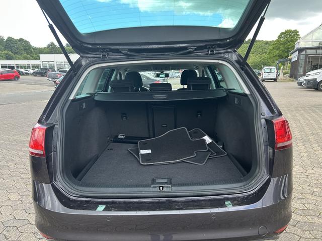Volkswagen Golf Variant VII 1,4 TSI LOUNGE PDC KLIMA 1.HAND 