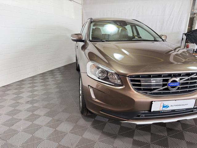 Volvo XC60 D4 2WD Aut. Momentum LEDER NAVI SHZ AHK STH 