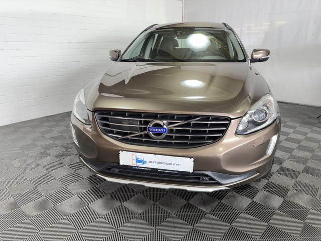 Volvo XC60 D4 2WD Aut. Momentum LEDER NAVI SHZ AHK STH 