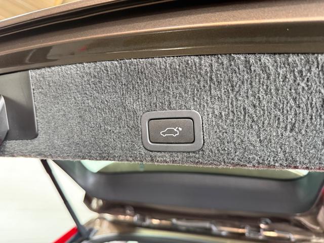 Volvo XC60 D4 2WD Aut. Momentum LEDER NAVI SHZ AHK STH 