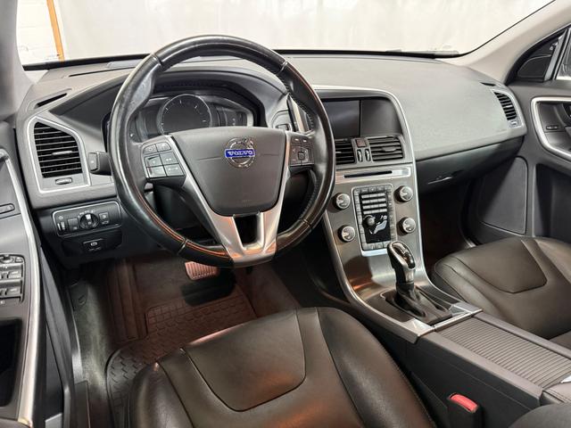 Volvo XC60 D4 2WD Aut. Momentum LEDER NAVI SHZ AHK STH 