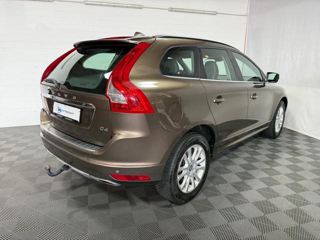Volvo XC60 D4 2WD Aut. Momentum LEDER NAVI SHZ AHK STH 