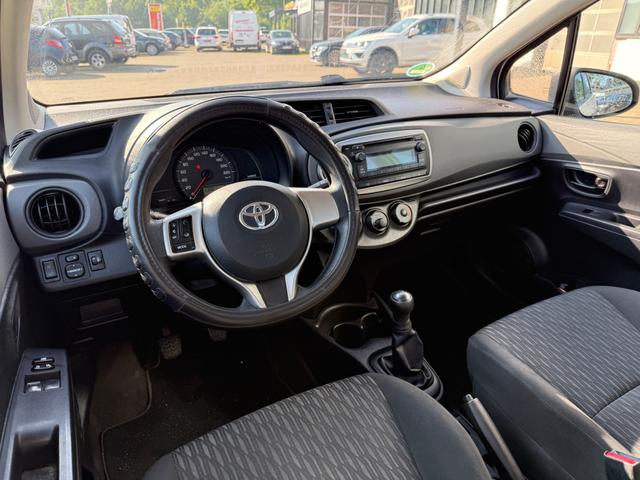 Toyota Yaris 1.0 Dual-VVTi Cool Klima SHZ 