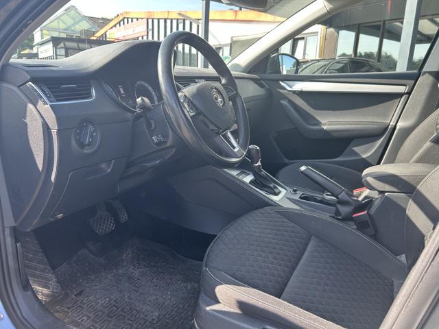 Skoda Octavia Combi 1.4 TSI DSG Drive LED ACC RFK AHK 