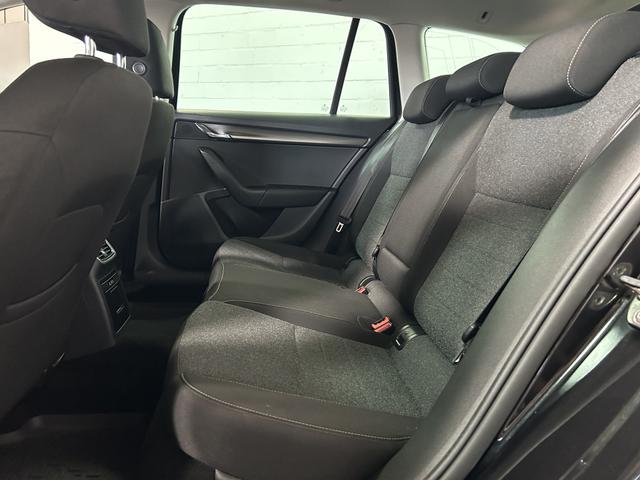 Skoda Octavia Combi 2.0 TDI DSG Soleil NAVI ACC LED SHZ 1.Hand 