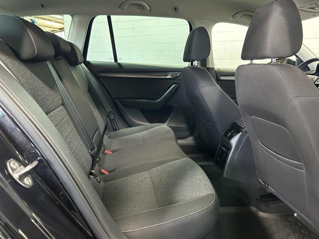 Skoda Octavia Combi 2.0 TDI DSG Soleil NAVI ACC LED SHZ 1.Hand 