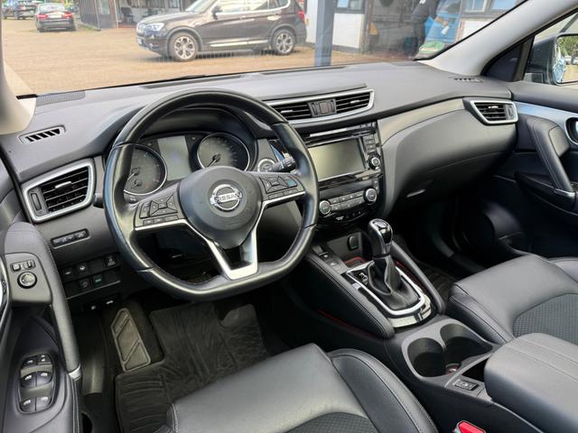 Nissan Qashqai 1.7 dCi Tekna 4x4 Aut. ACC LED NAVI AHK PANO 