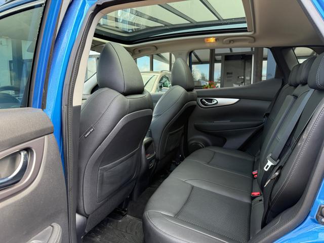 Nissan Qashqai 1.7 dCi Tekna 4x4 Aut. ACC LED NAVI AHK PANO 