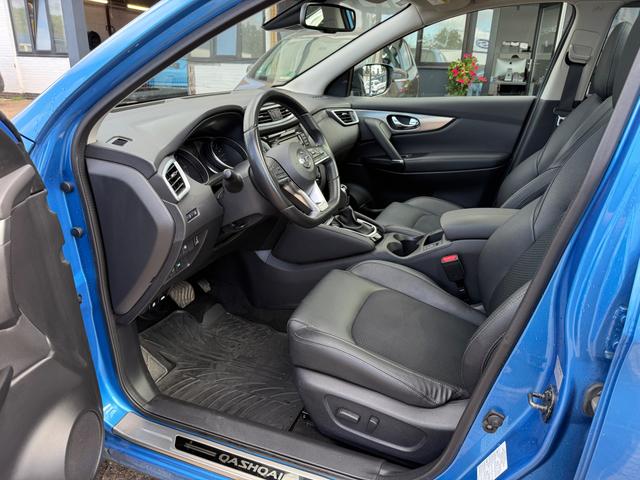 Nissan Qashqai 1.7 dCi Tekna 4x4 Aut. ACC LED NAVI AHK PANO 
