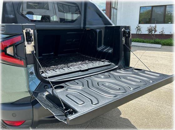 Dacia Duster Expression Pickup 1.6 HYBRID 140 (Benzin/Elektro) AUTOMATIK, 17" Alufelgen "TERGAN", Klimaautomatik, Hands-free, Rückfahrkamera, Parksensoren hinten, LED-Scheinwerfer, Radio 10" + Smartphone-Spiegelung, Abgedunkelte Scheiben, Nebelscheinwerfer, Armlehne, 