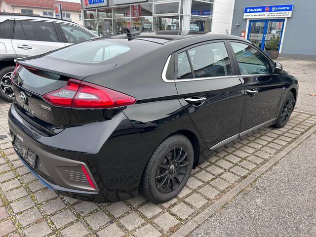 Hyundai IONIQ 1,6 GDI Style Hybrid 8-Fach Bereifung 