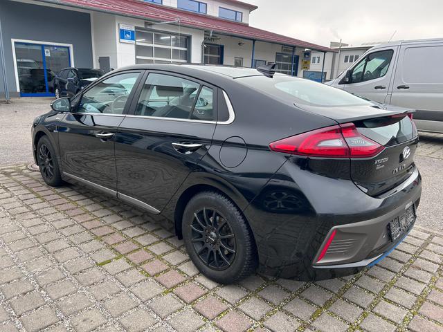 Hyundai IONIQ 1,6 GDI Style Hybrid 8-Fach Bereifung 