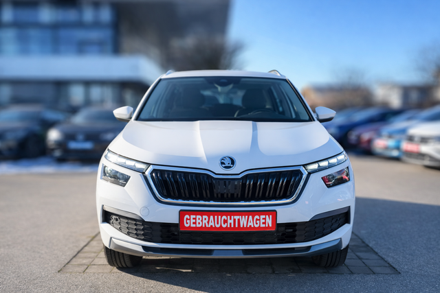 Skoda Kamiq 1.5 TSI DSG Style OPF AHK NAVI Frontscheibenheizung 