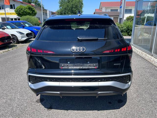 Audi Q3 TFSI quattro 195 kW 2.0 8 Fach Bereift 