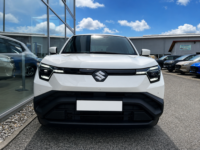 Suzuki e Vitara Club 