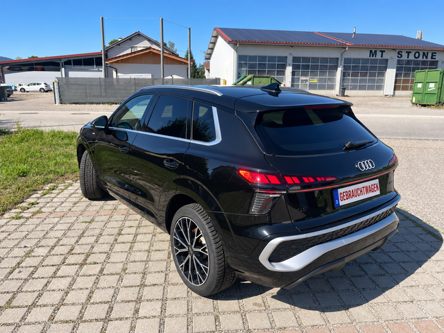 Audi Q3 TFSI quattro 195 kW 2.0 Quattro/S-Line/8 Fach Bereift 