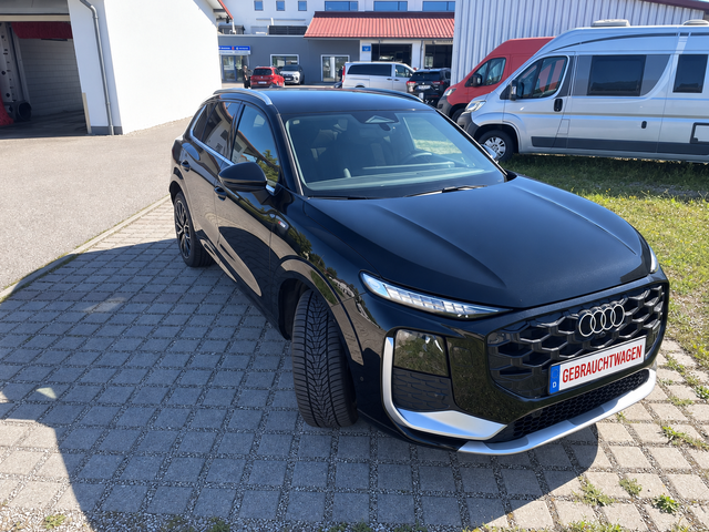 Audi Q3 TFSI quattro 195 kW 2.0 Quattro/S-Line/8 Fach Bereift 